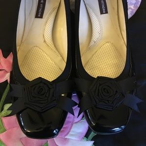 Adrienne Vittadini Black Patent Flats With Rose D1